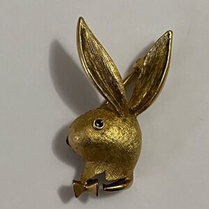 Vintage PLAYBOY Symbol Bunny Head Brooch Brushed Gold Tone Black Rhinestone Eye